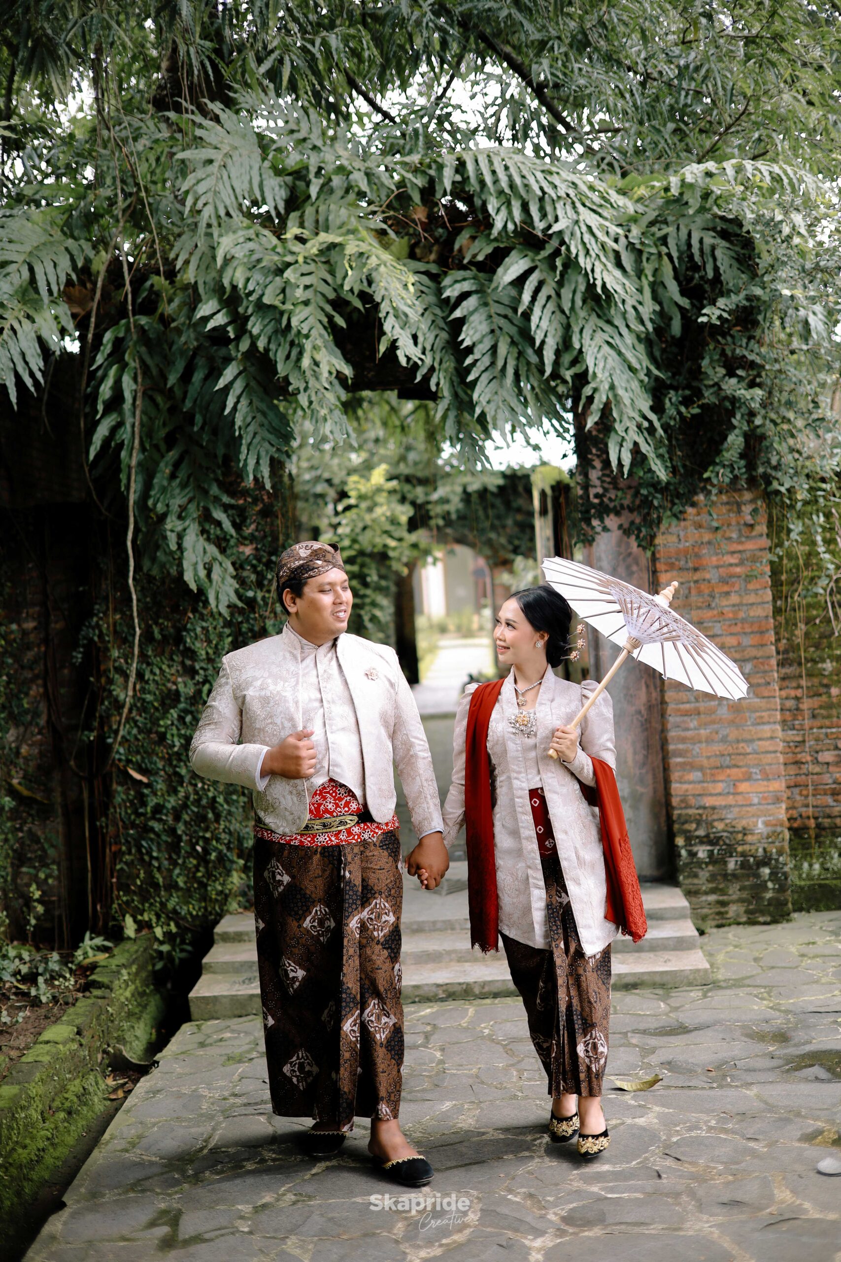 Indri & Gradian 16