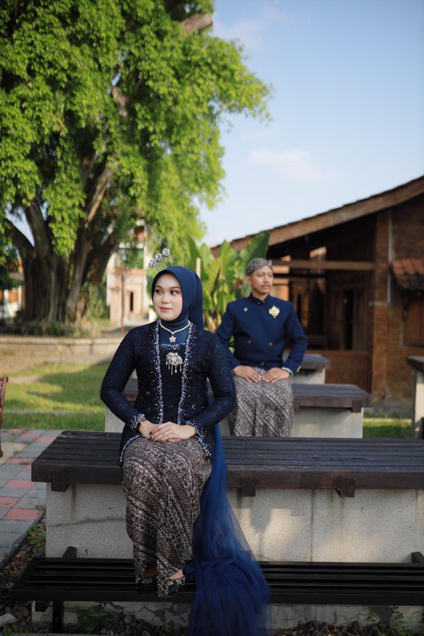 Astuti & Gilang 48
