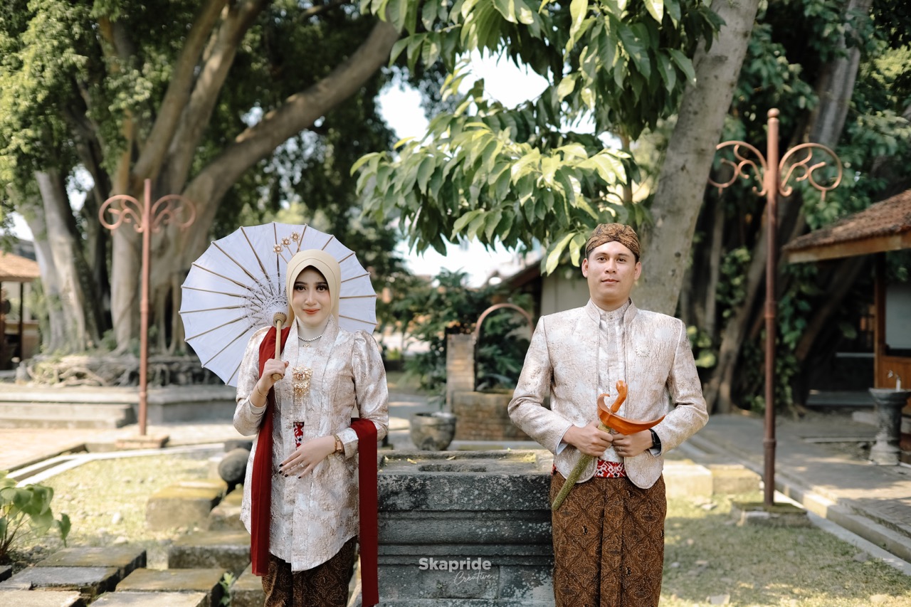 Ajeng dan Faiz 10 L